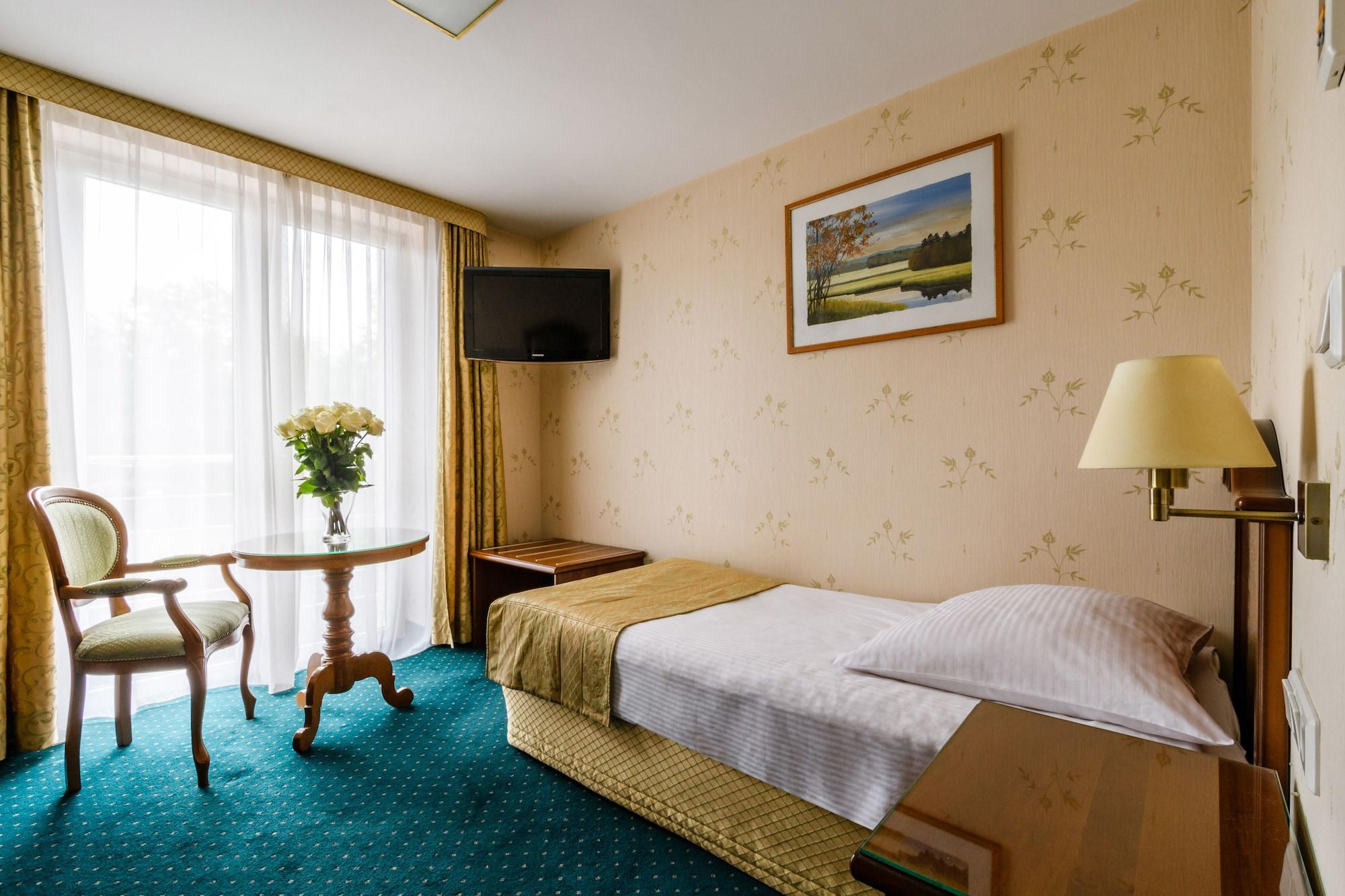 ורשה Hotel Boss מראה חיצוני תמונה